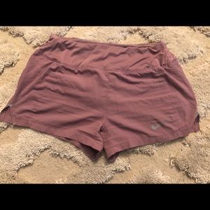 Women’s dusty rose Nike  dri-fit shorts - XS